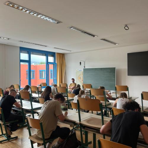 Übungsleiter:In school