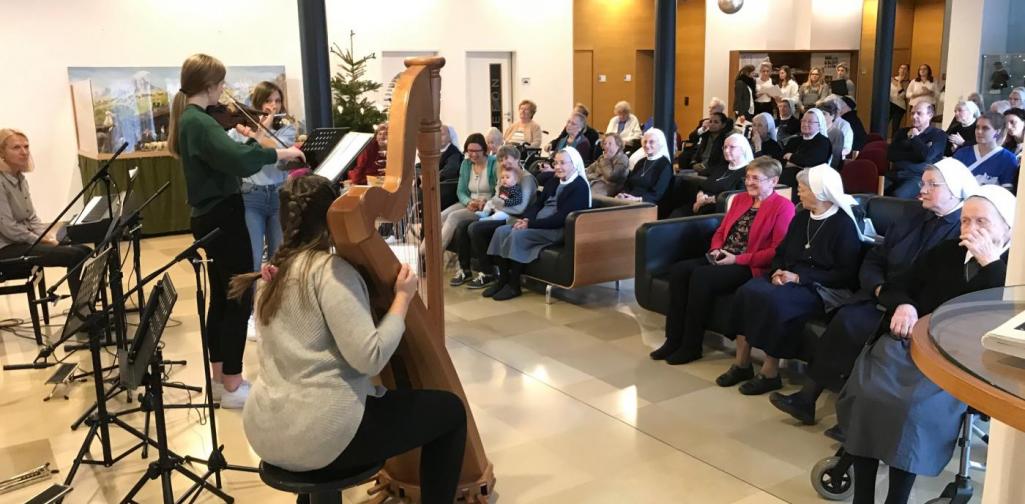 „Vorweihnachtliches Musizieren im Heim St. Vinzenz“ „Vorweihnachtliches Musizieren im Heim St. Vinzenz“